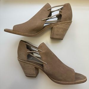 Eileen Fisher Alfie Nude/Tan Suede Vero Cuoio Block Heel Sandals, Size 8, EUC